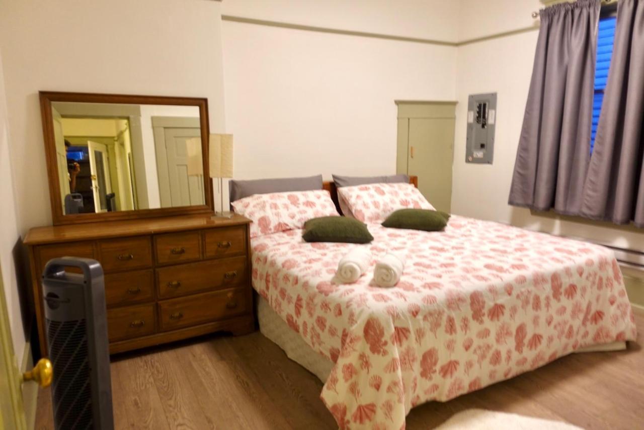 Private Room In A Shared House バンクーバー エクステリア 写真